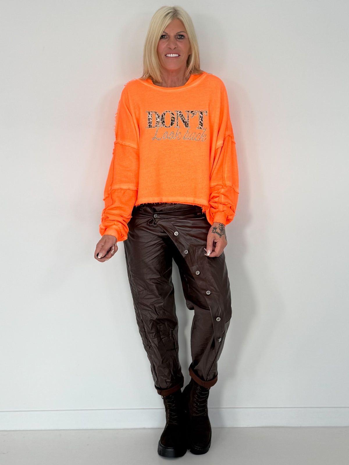 Sweater Don't Look Back - neon orange-leopard