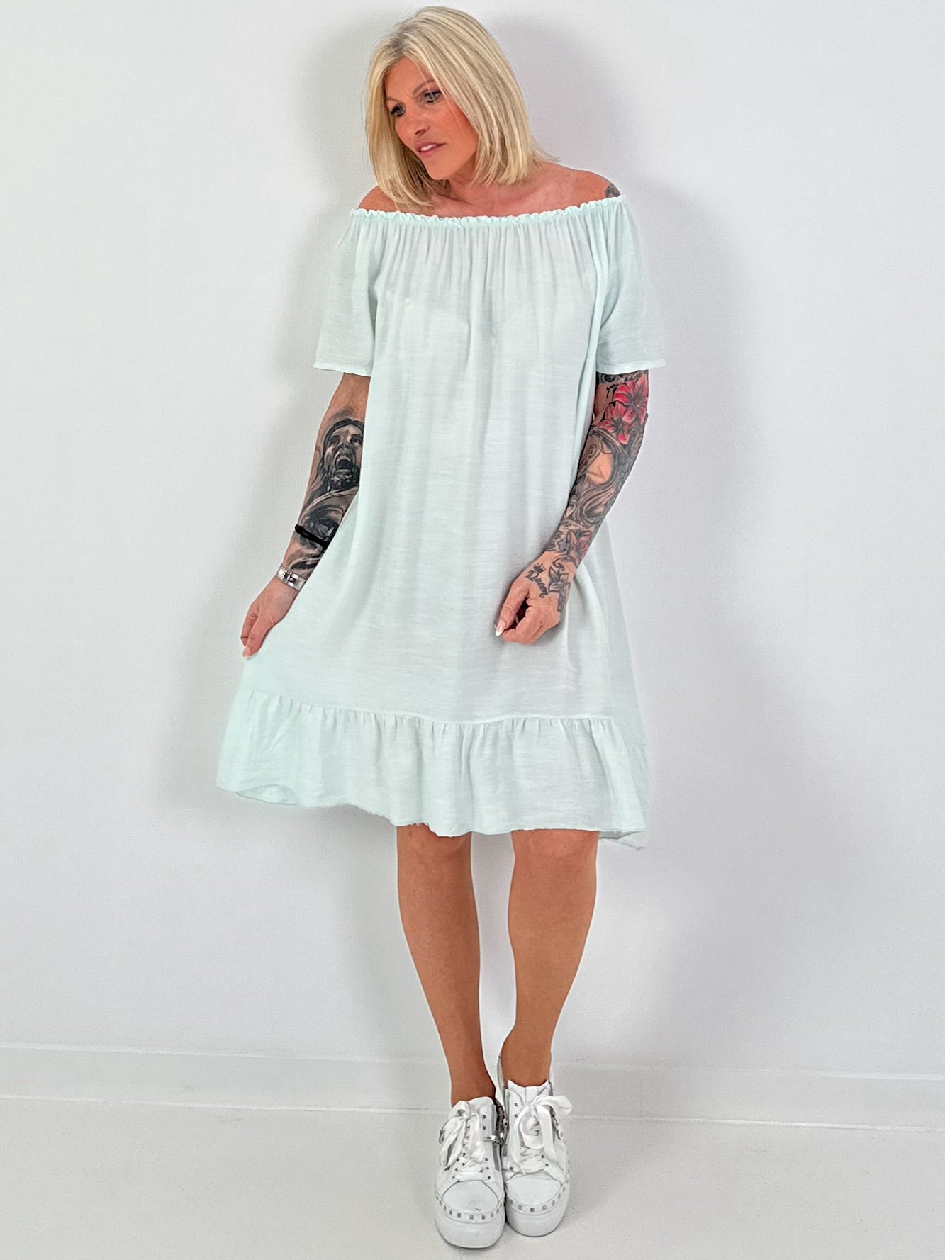 Dress with short sleeves and flounce - mint