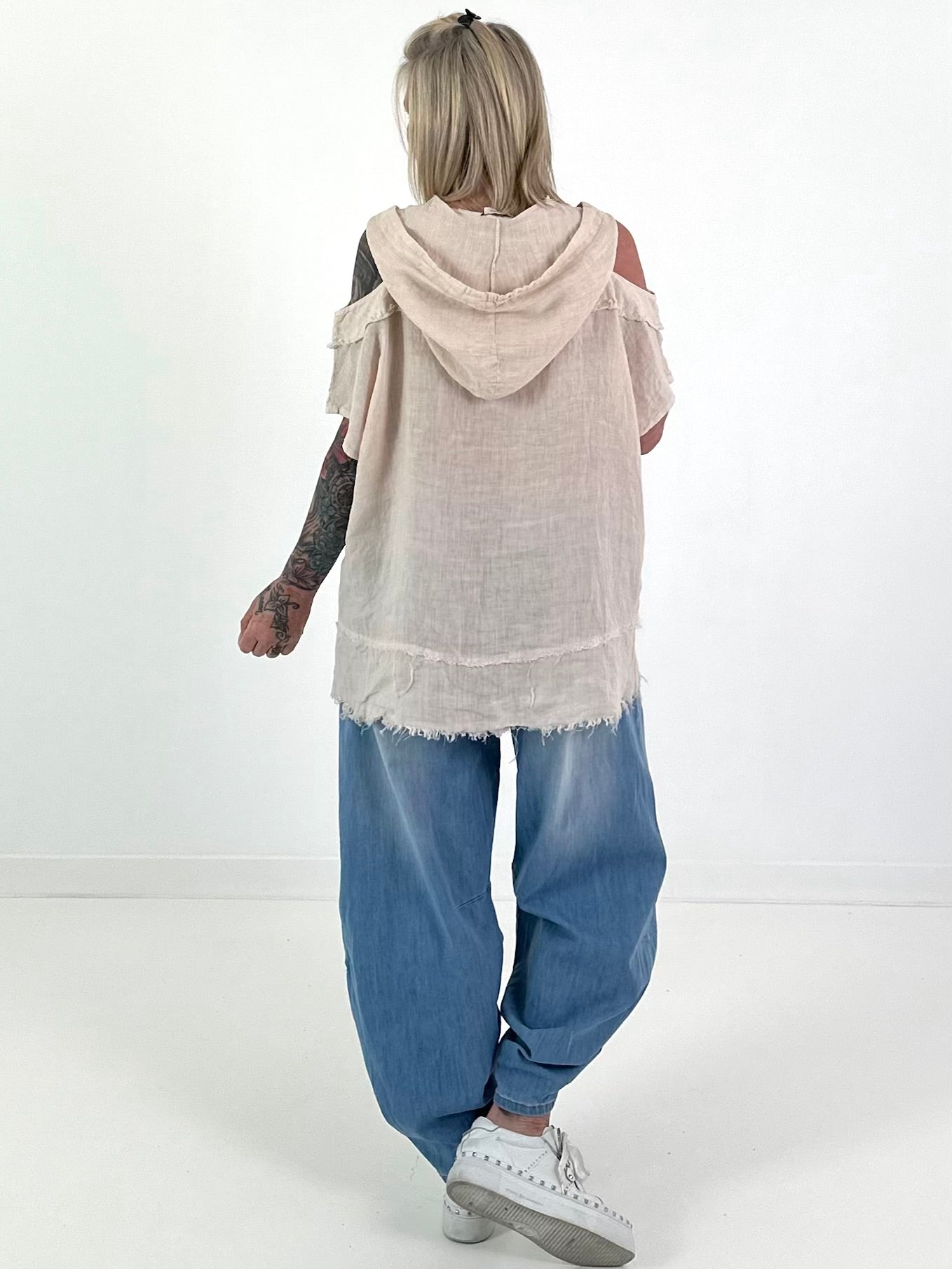 Leinenshirt mit off-Shoulder Cut-Outs - beige