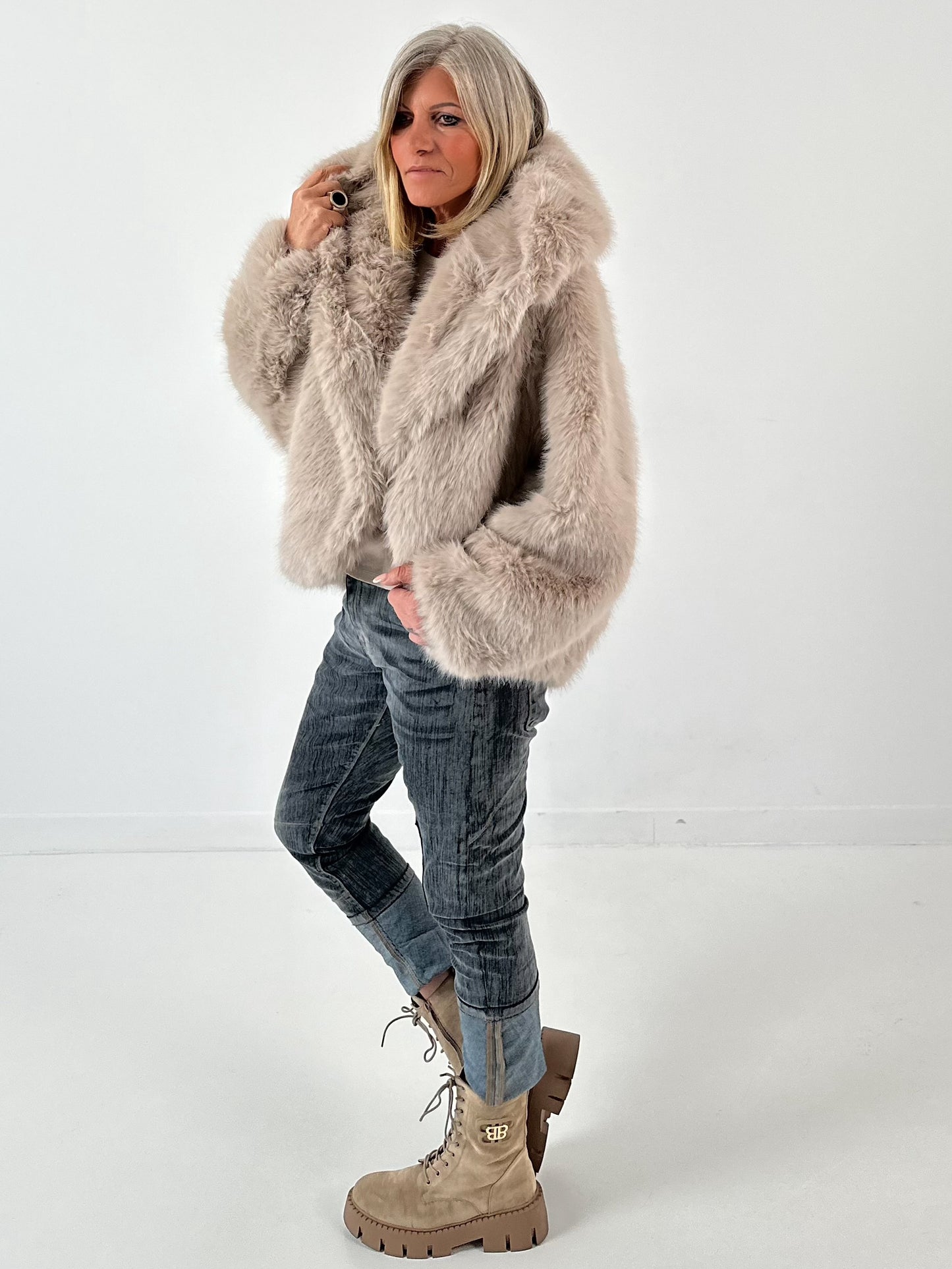 Bontjas model "Cloud Nine" - beige