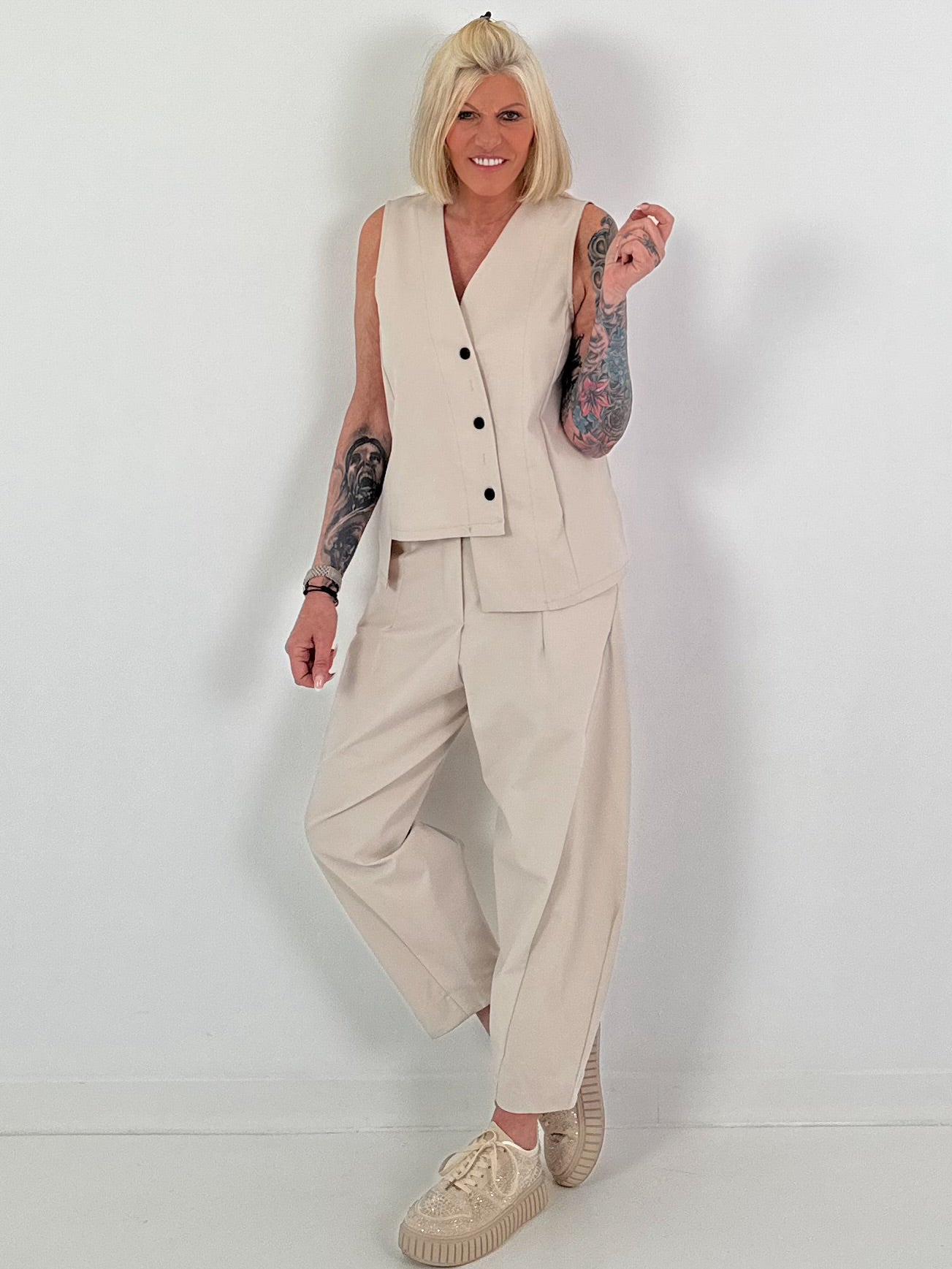 Weste asymmetrisch - beige ( lieferbar ab 30.04.26)