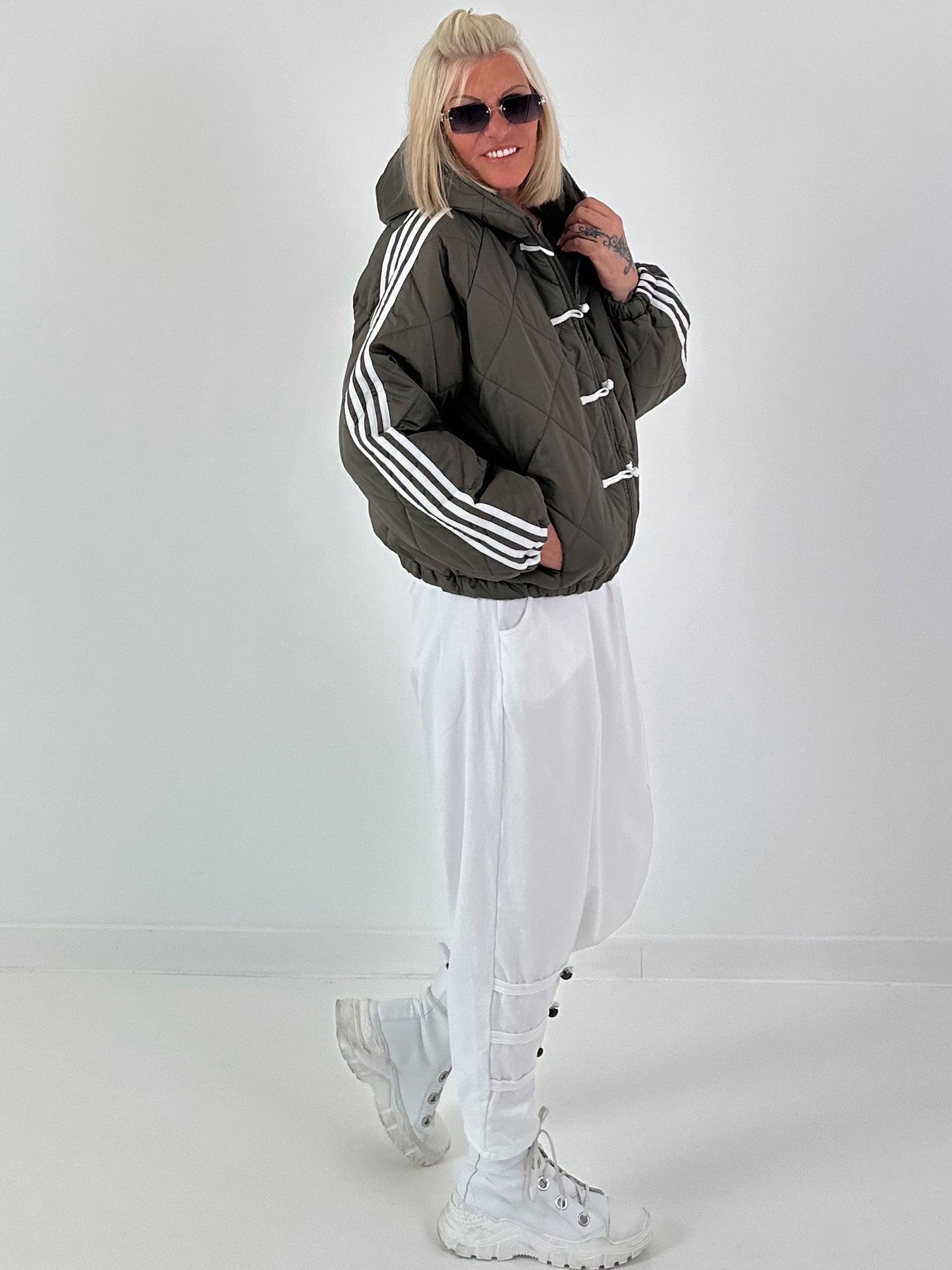 Bomberjacke mit Kapuze - oliv