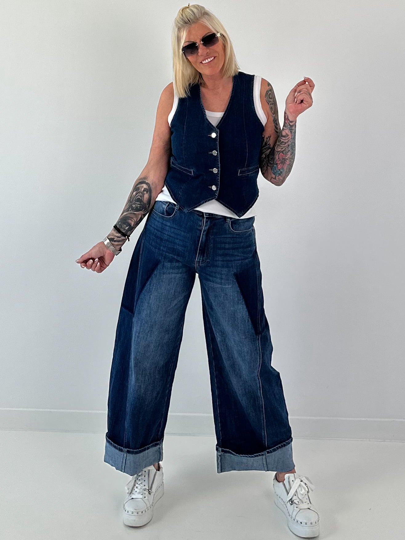 Denim vest with silver buttons