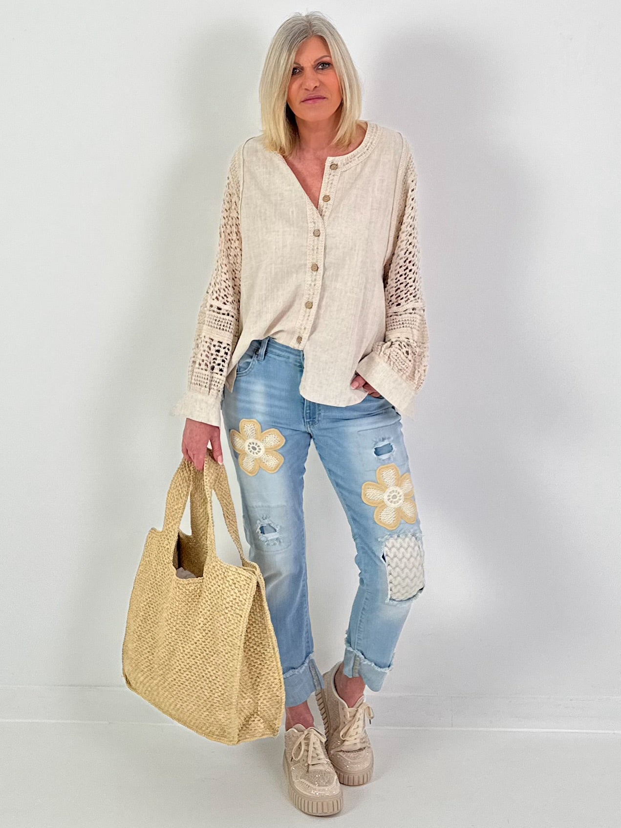 Bluse aus Leinen mit Häkeleinsätzen - beige