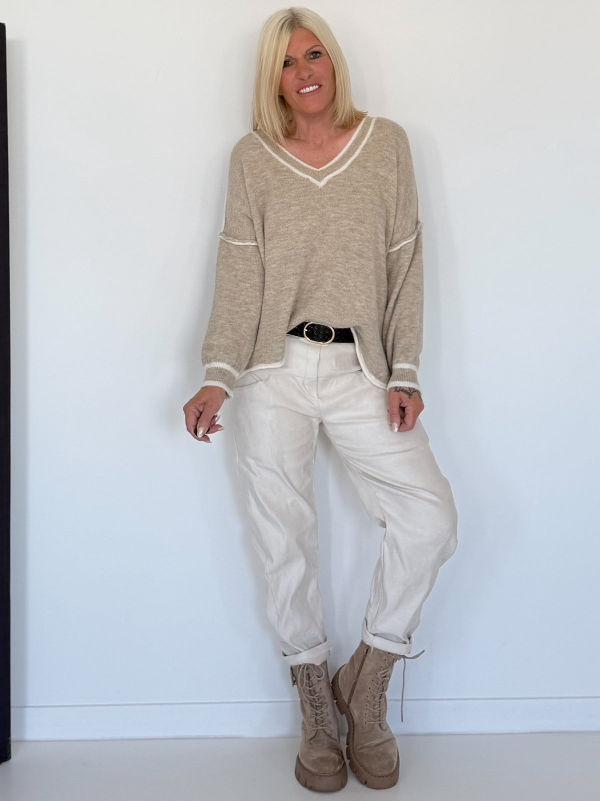Kuscheliger Pullover mit V-Ausschnitt - beige-ecru