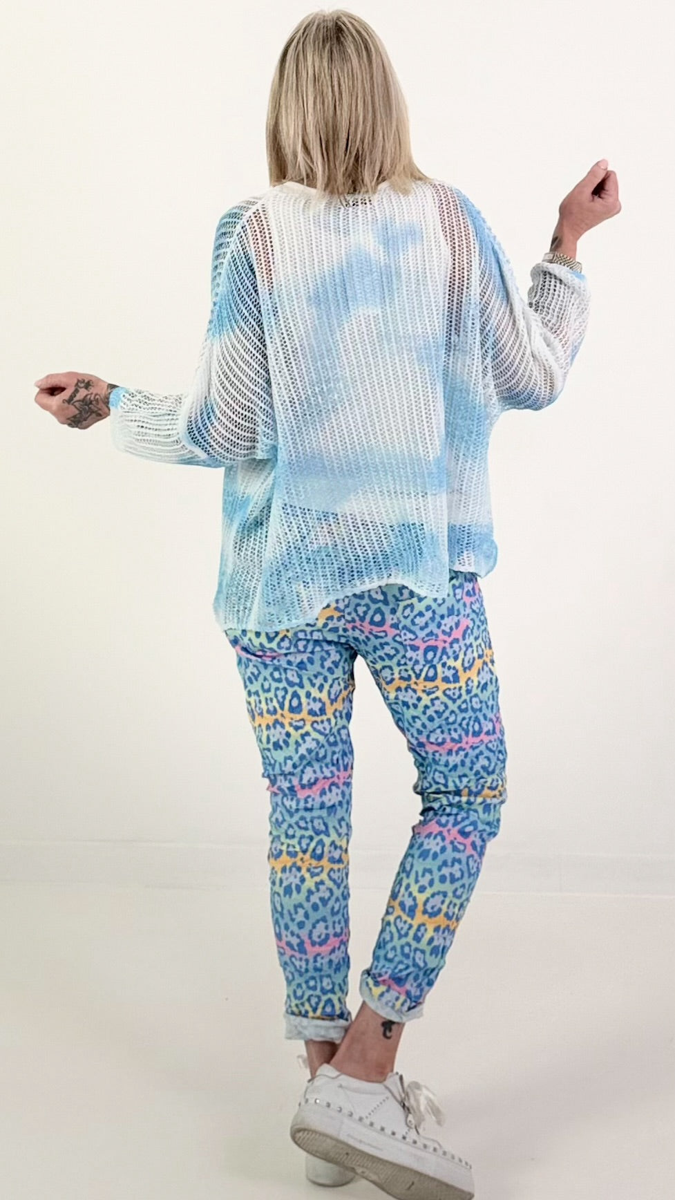 Batik Häkelpullover - hellblau