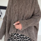Pullover mit Stulpenärmeln und Zopfmuster - taupe