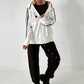 Stylische Sweatshirt Jacke mit großem Rückenpatch Dog - weiss