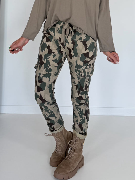 Cargo Hose mit Camouflage-Print -beige-oliv-mehrfarbig