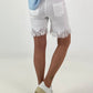 Kurze Hose mit fransigem Abschluss - weiss