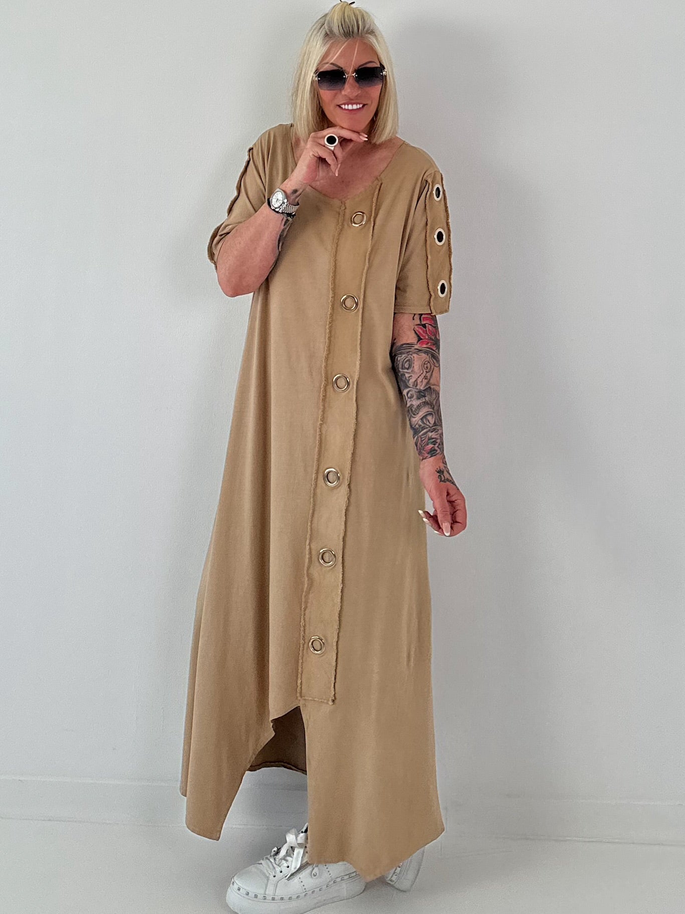 T-Shirt Kleid mit Ösen -camel