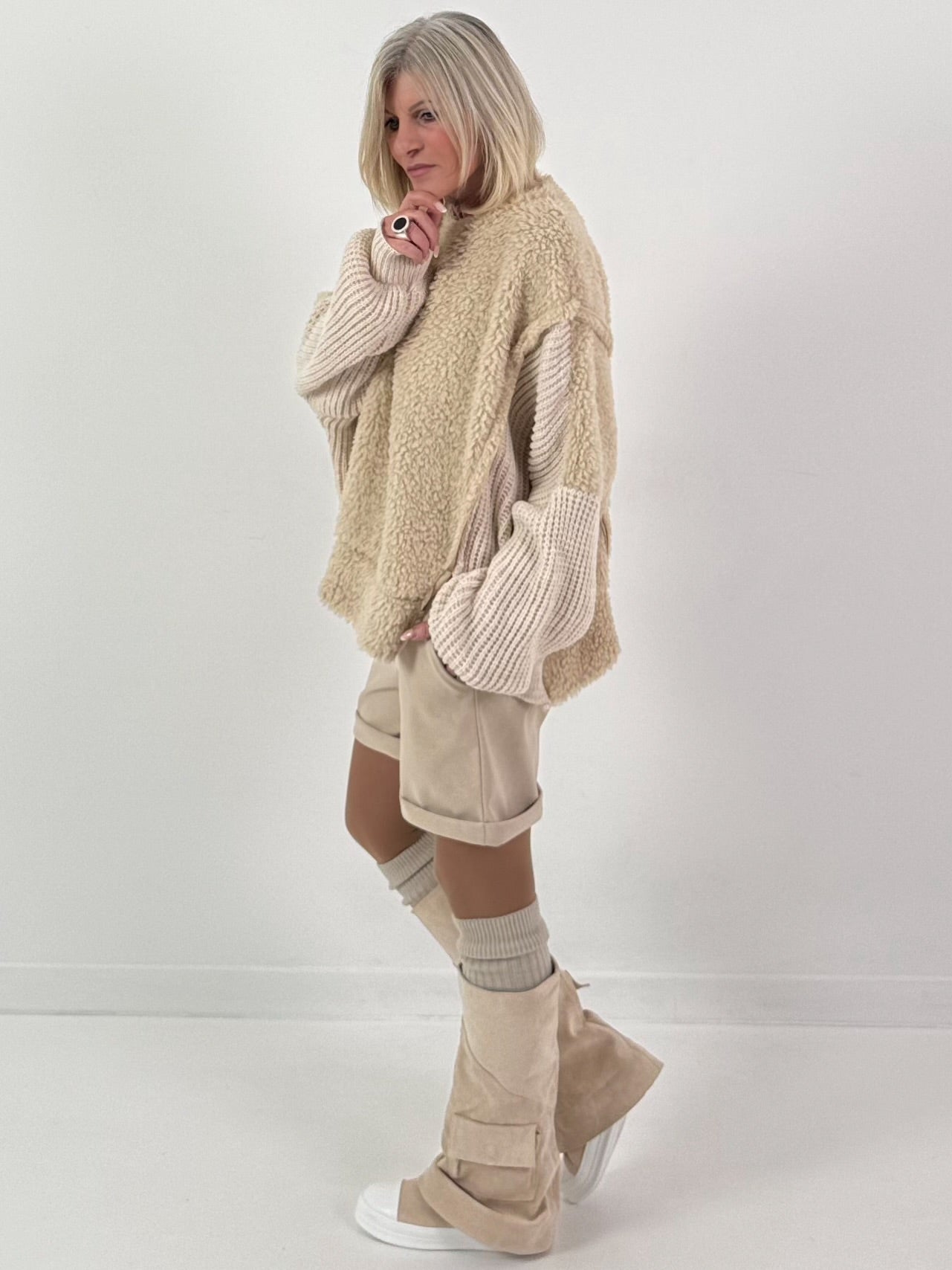 Trui model "Cloud Hug" - beige