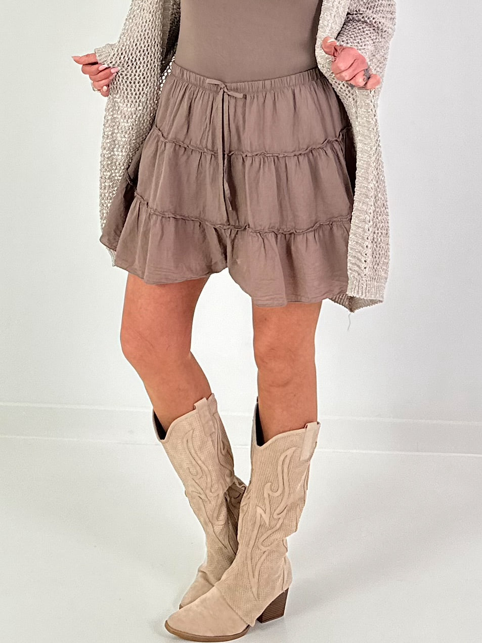 Ruffled skort - taupe