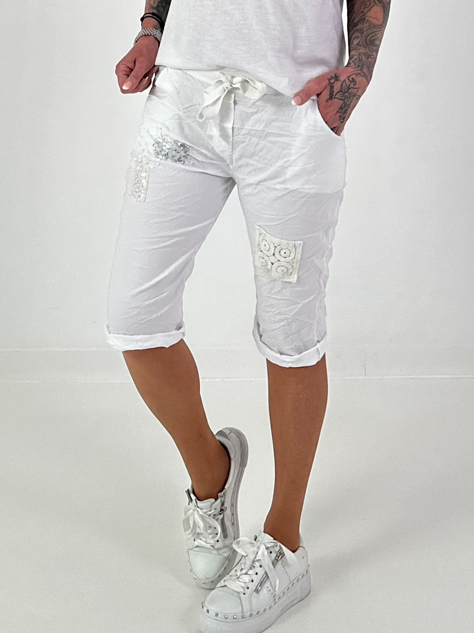 Shorts with patches - white