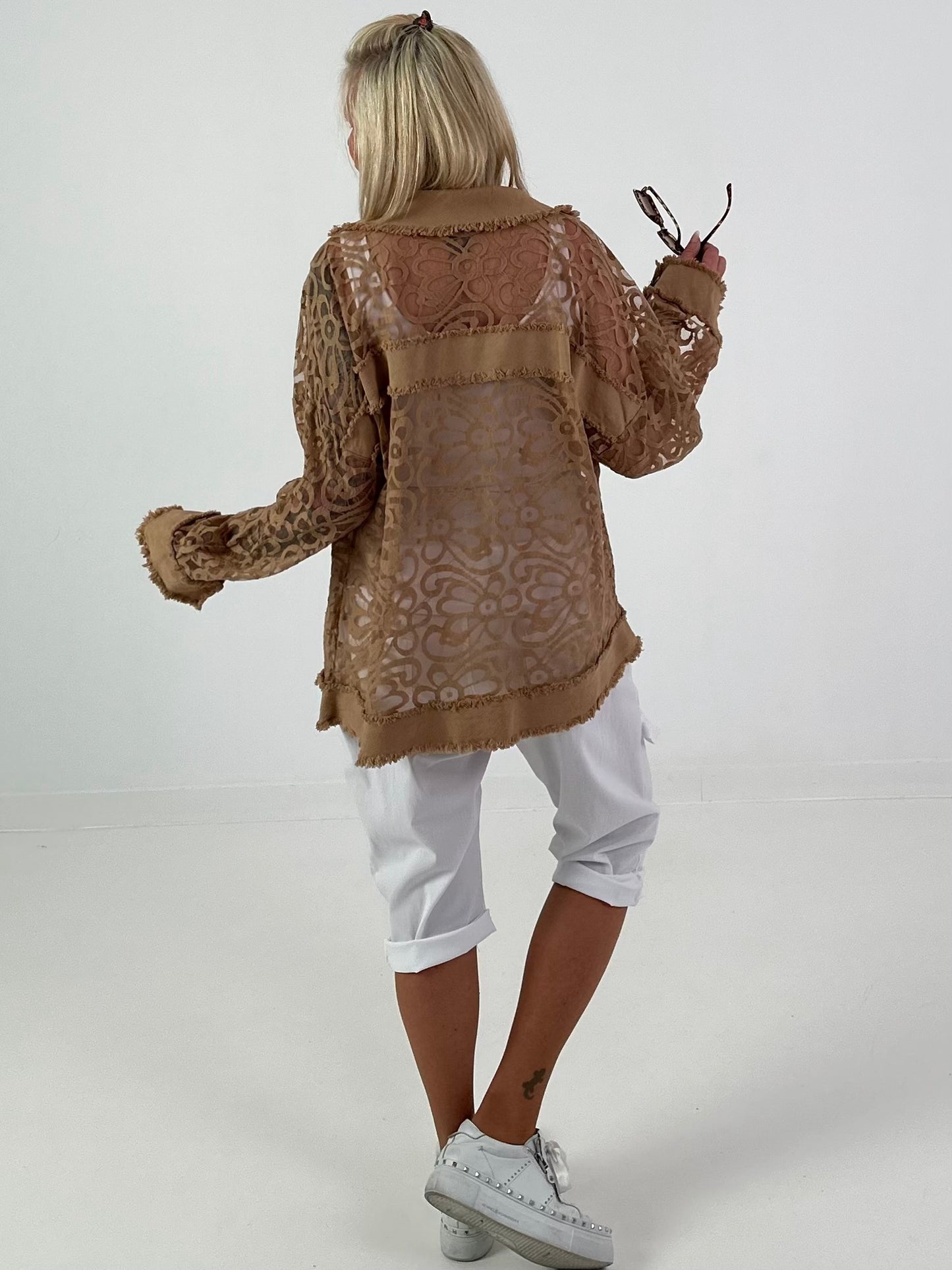 Jeansjacke mit floralem Netzeinsatz - camel ( lieferbar ab 26.05.26)