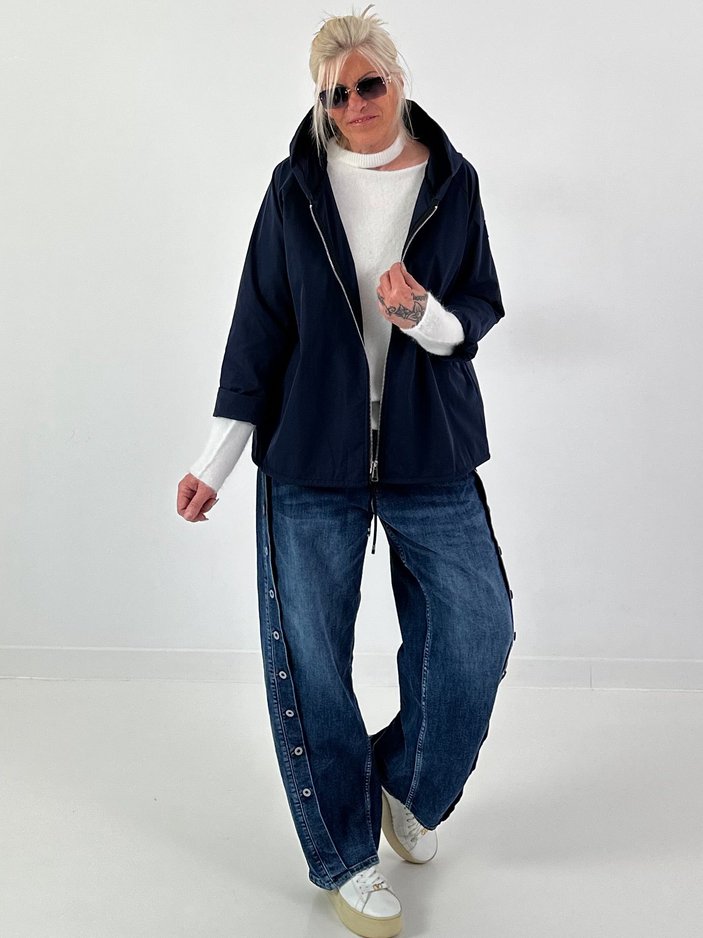 Light jacket with hood - navy blue