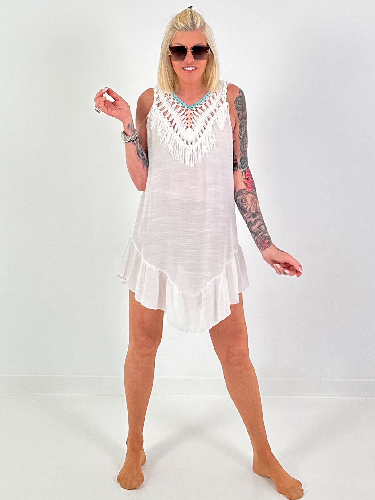 Ärmellose Ibiza Kleid/Tunika mit Häkeleinsätzen - weiss