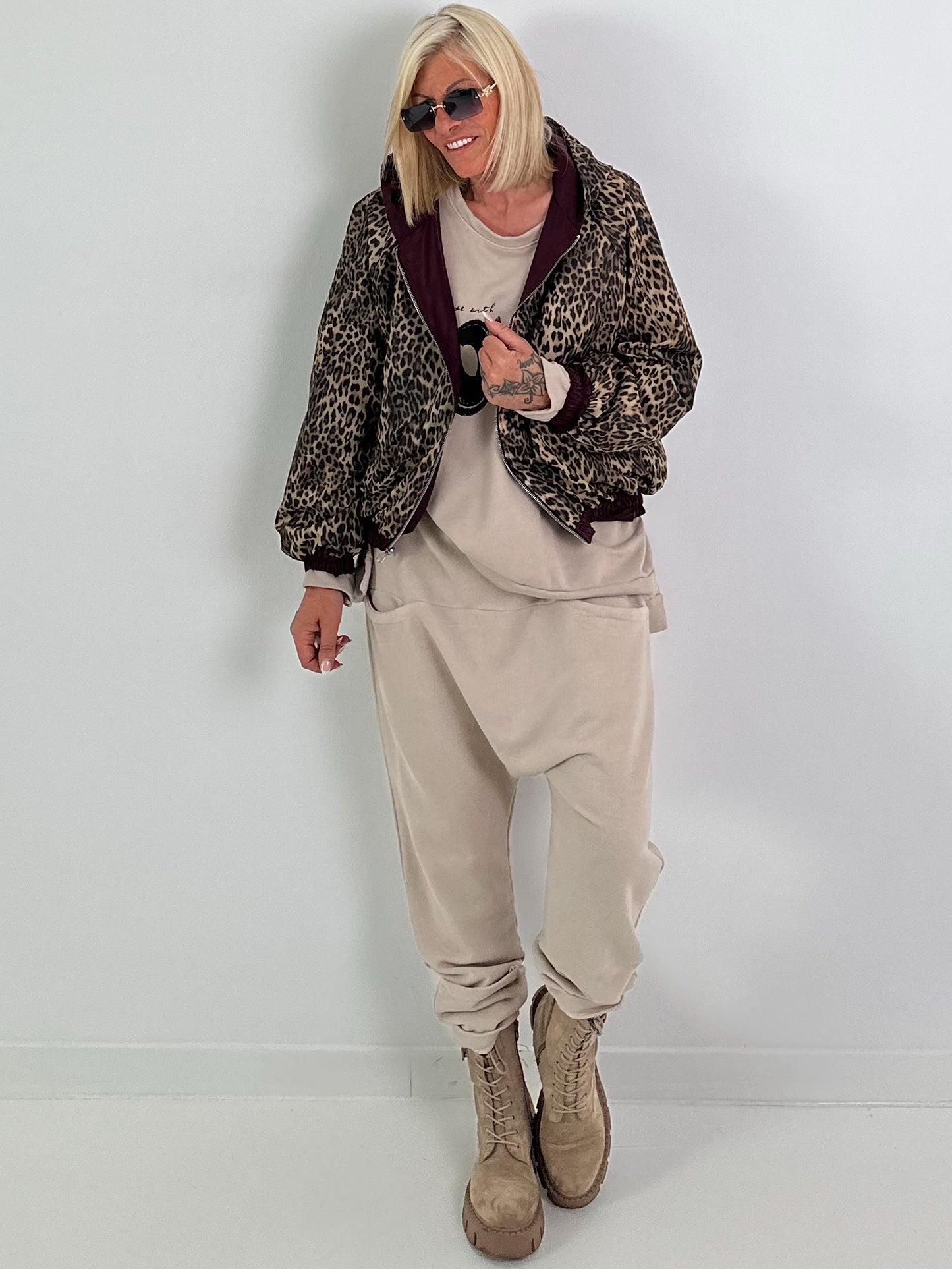 2 in 1 Jacke mit Leo-Print - burgunda