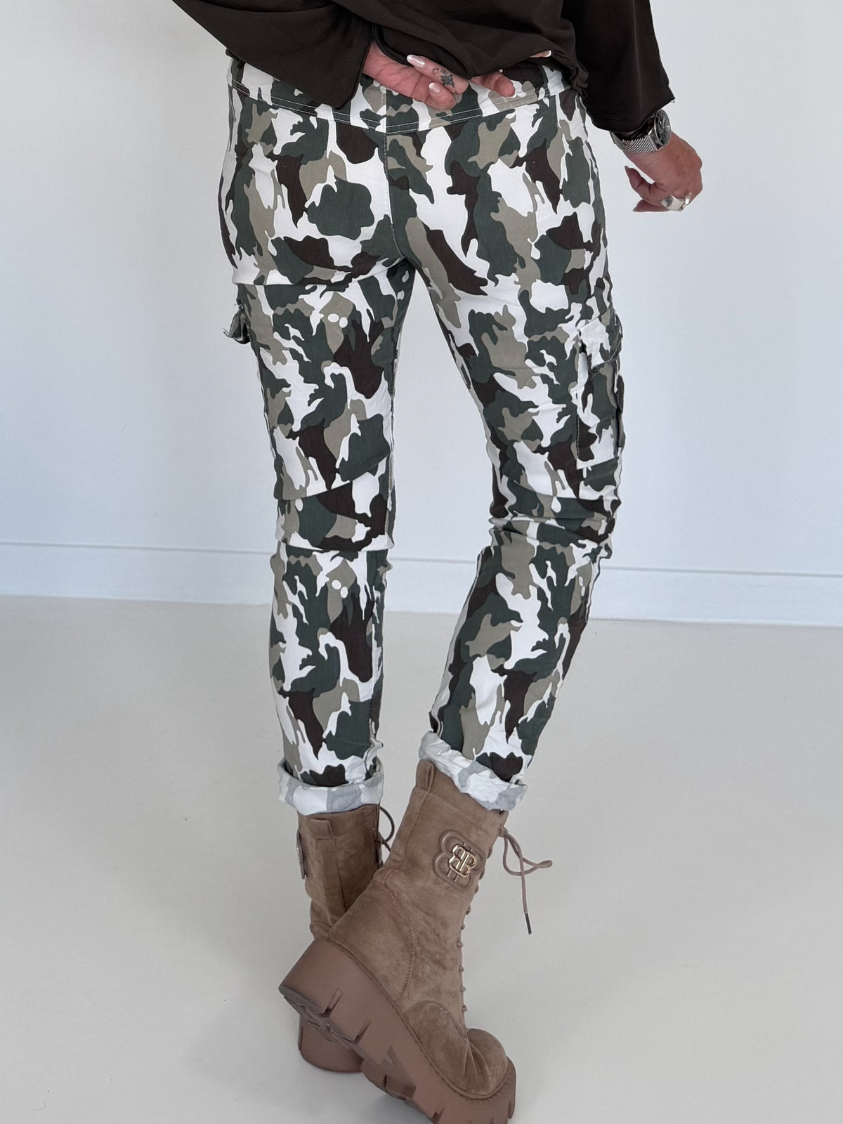 Cargo trousers with camouflage print - white-olive-multicoloured