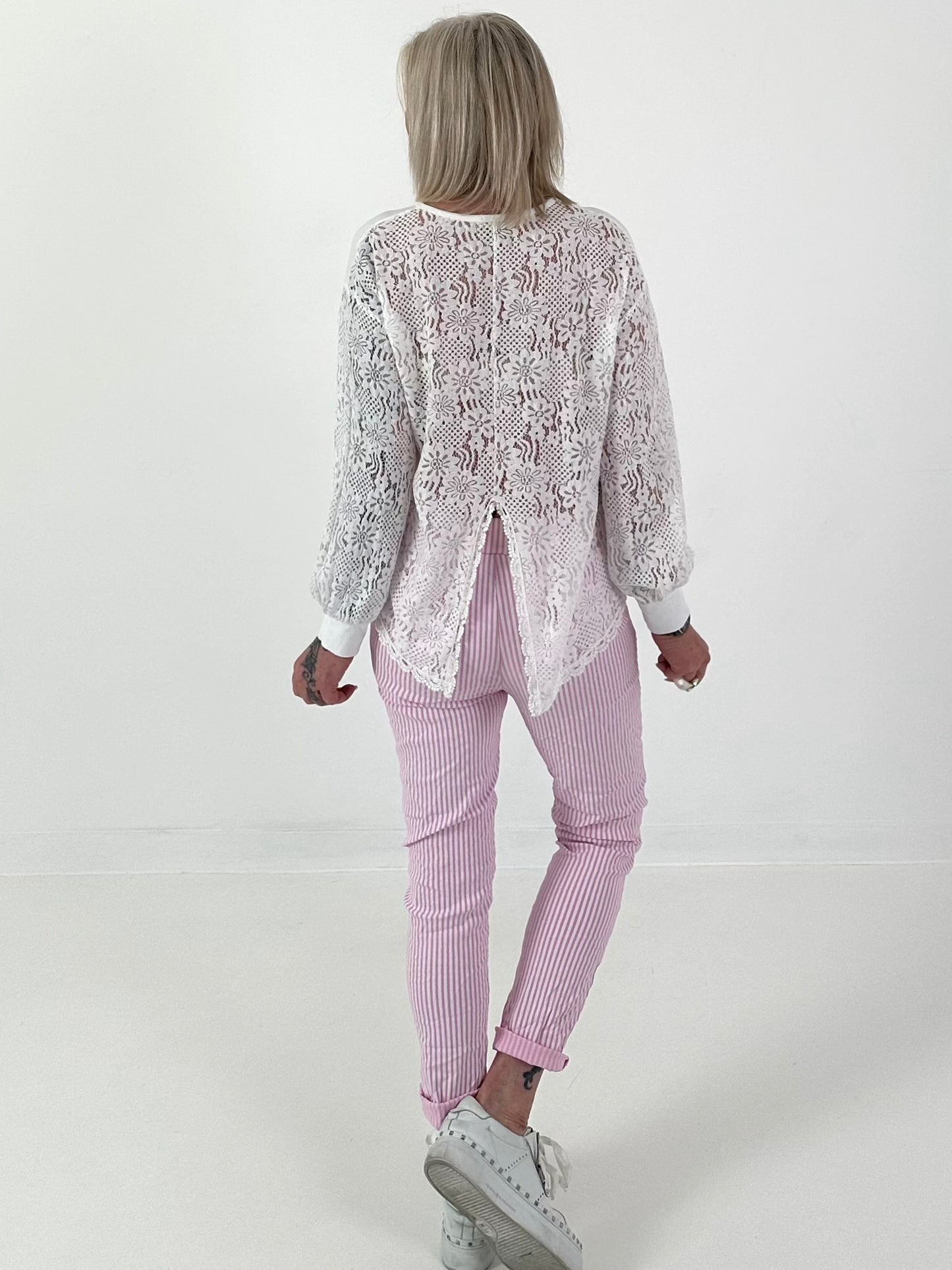 Shirt mit Spitzeneinsätzen - weiss