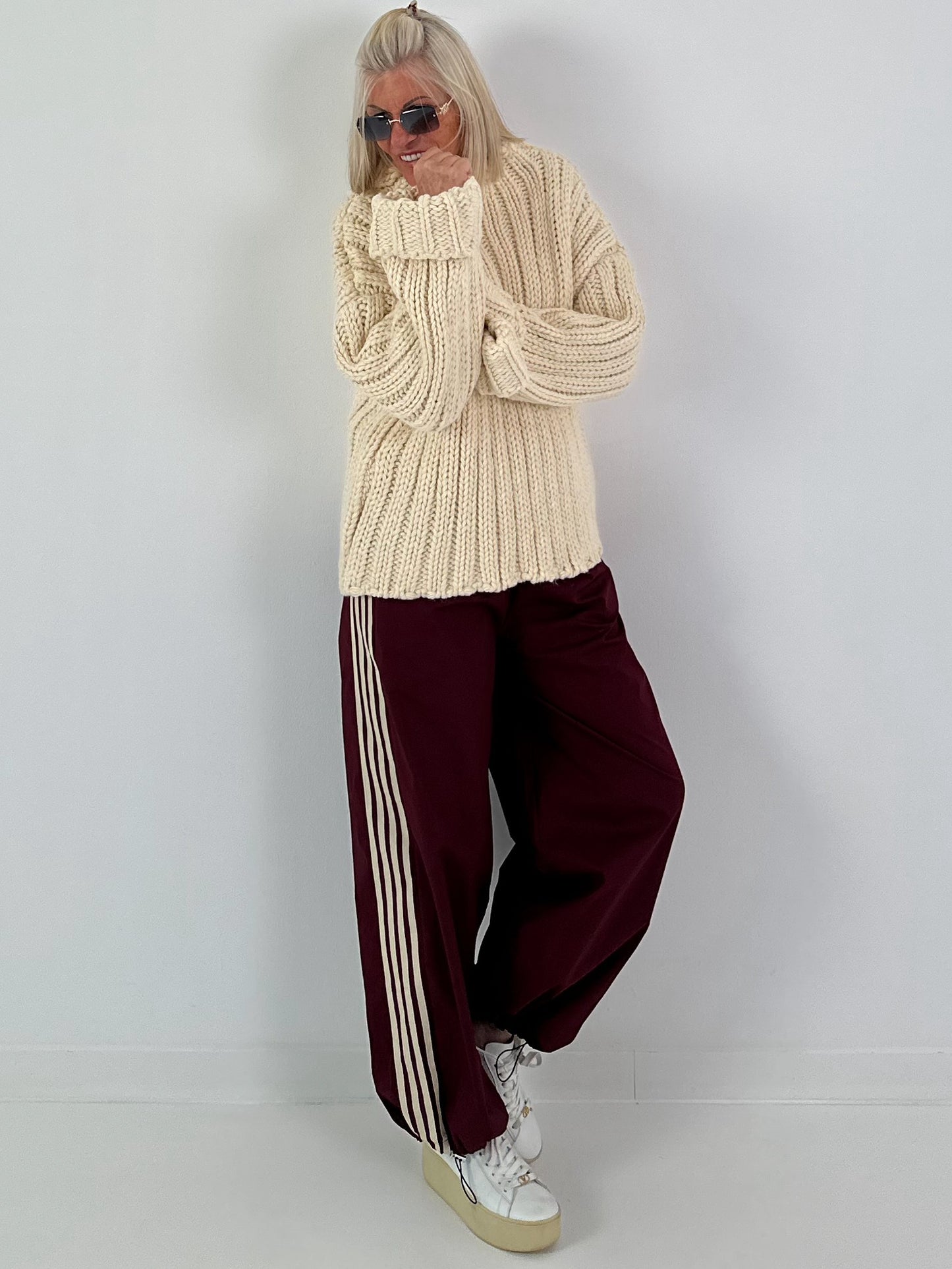 Pants with elastic waistband - burgundy