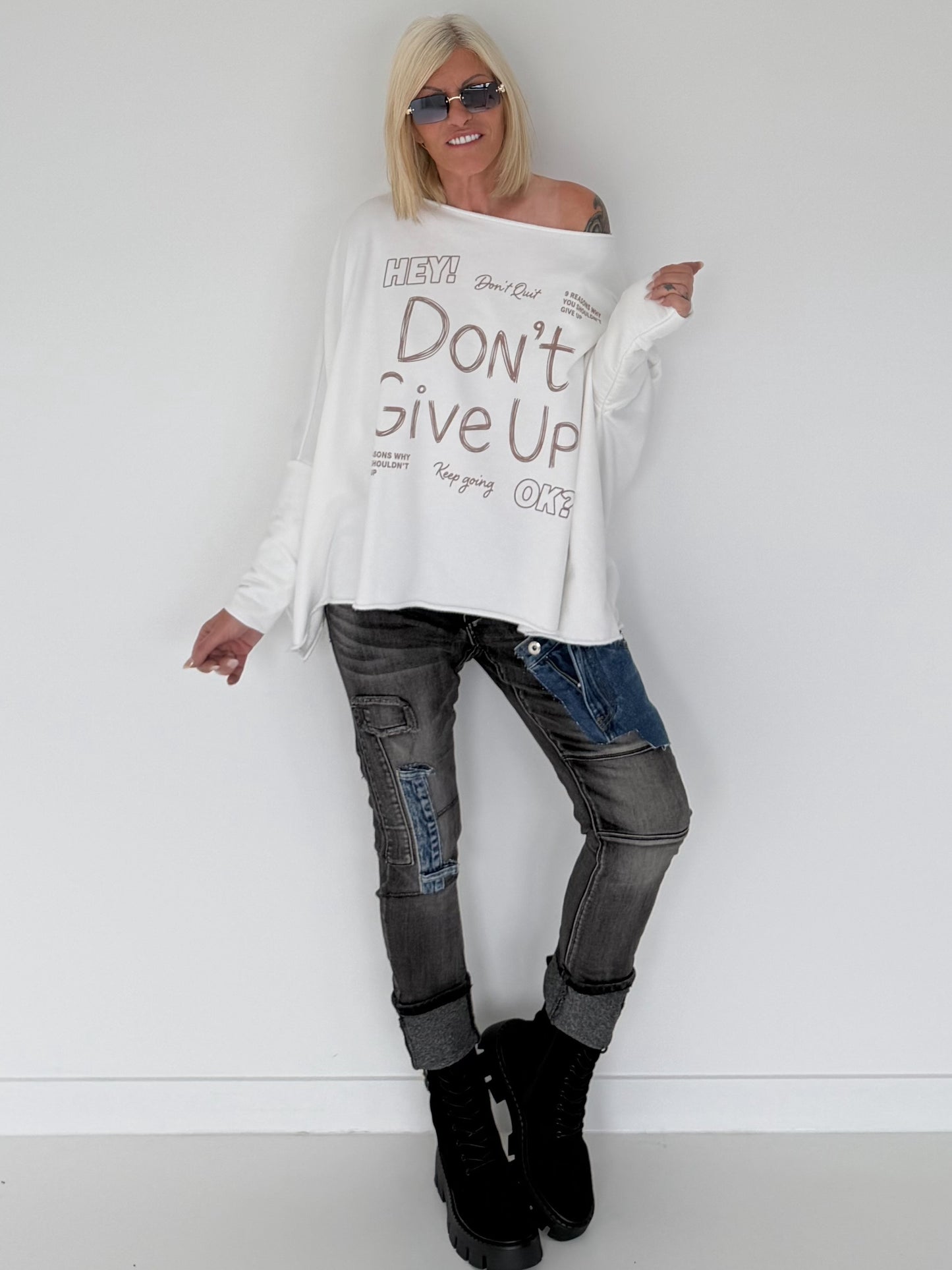 Sweater Dont Give Up - weiss