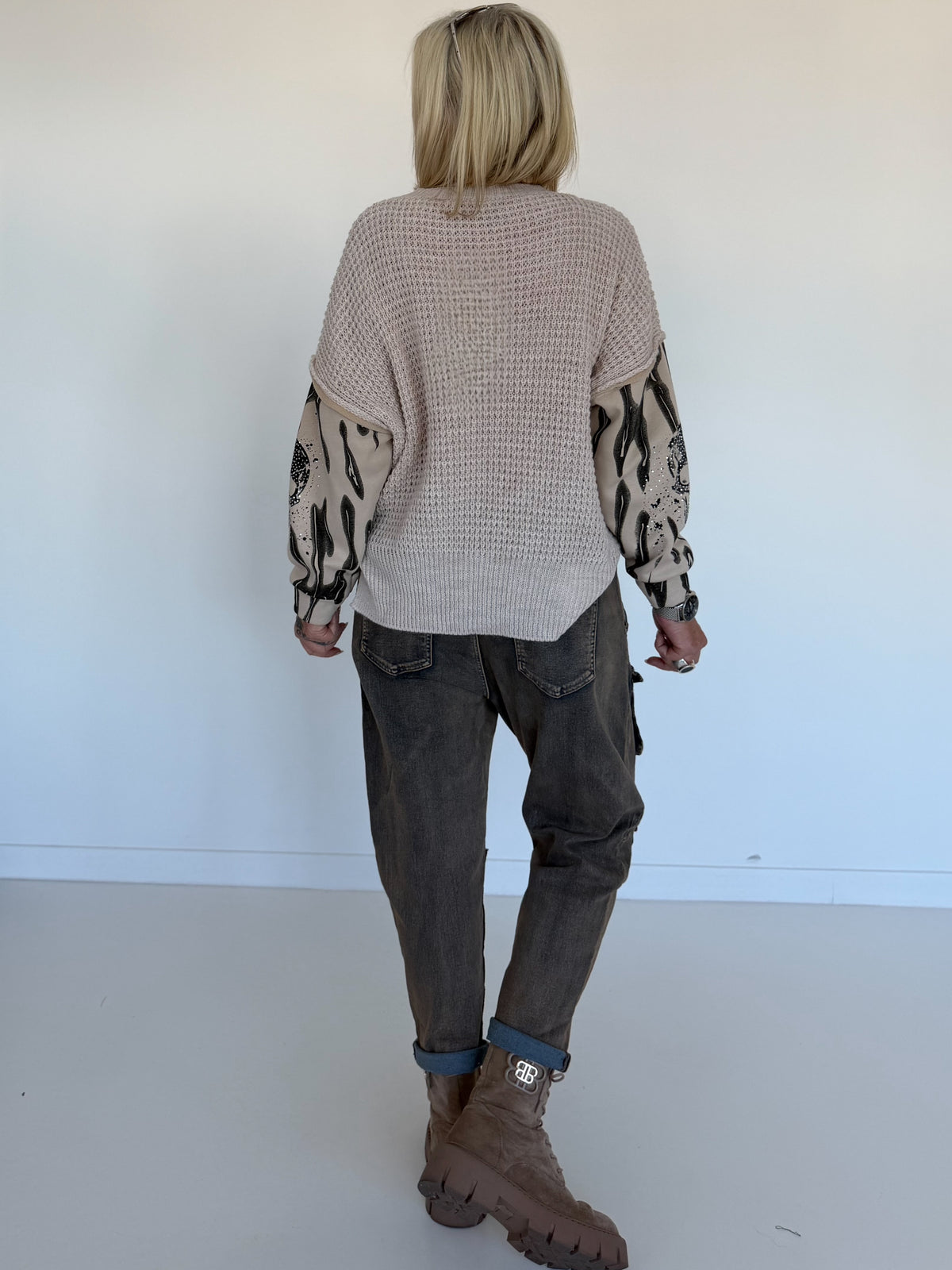 Grobstrickpullover mit Sweatärmeln Skull - beige
