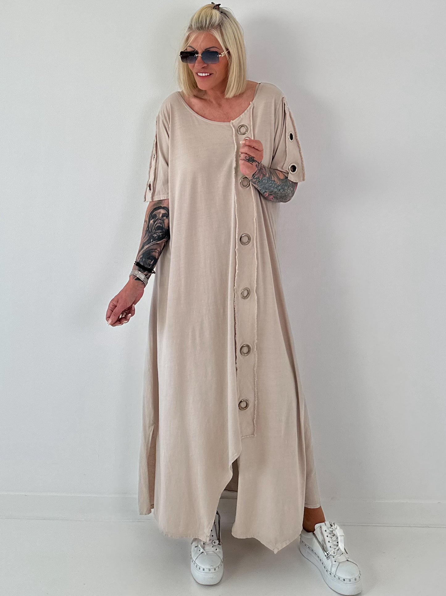 T-Shirt Kleid mit Ösen -beige