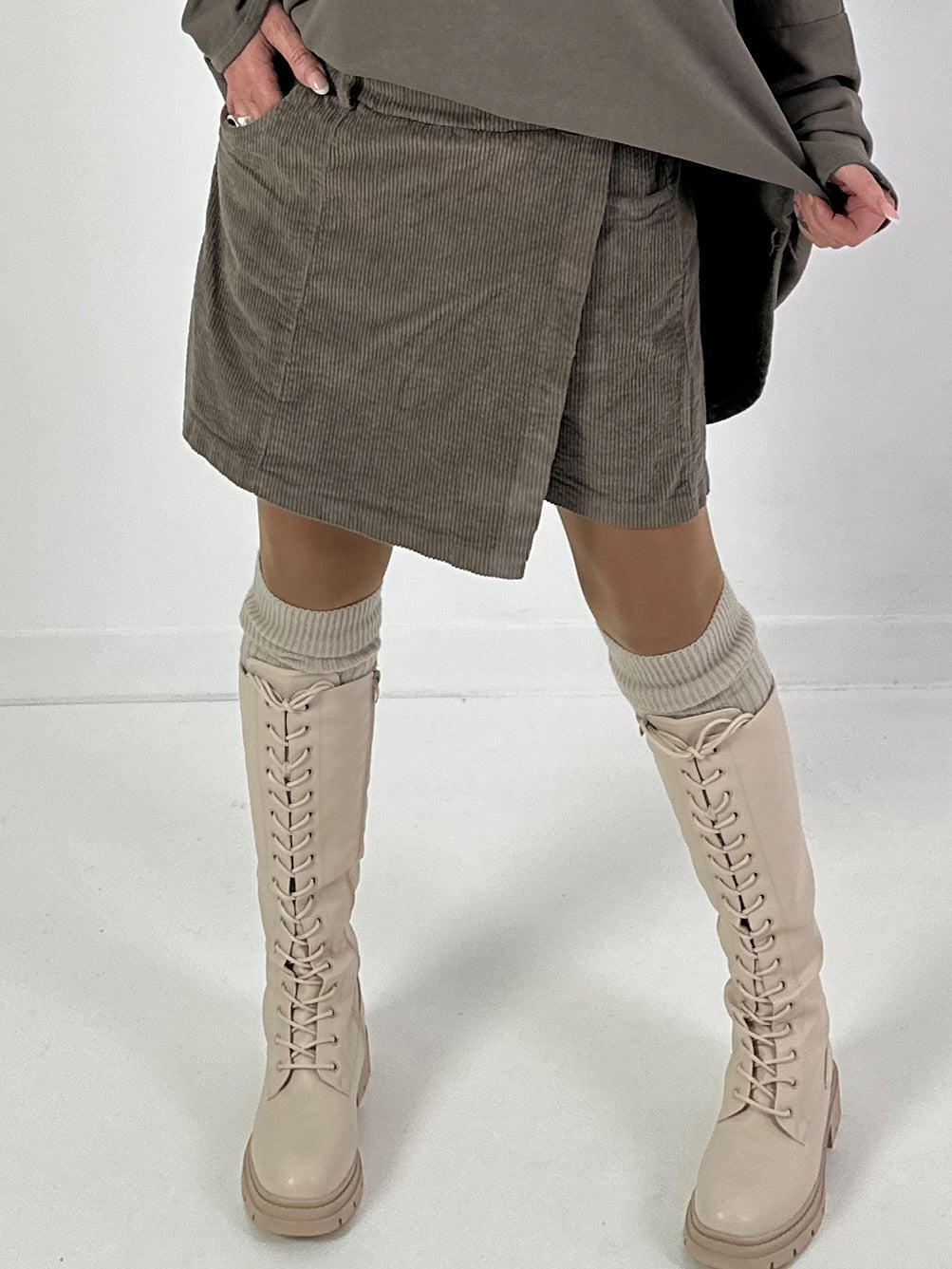 Skirt shorts model "Skorty" - khaki/taupe