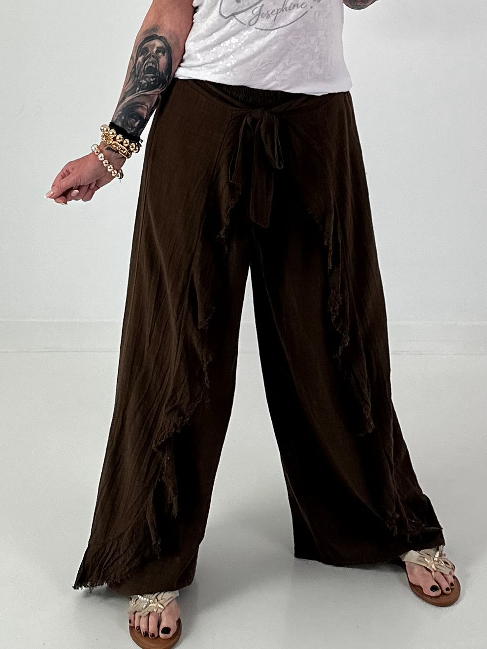 Wide-leg trousers with tie frill - chocolate