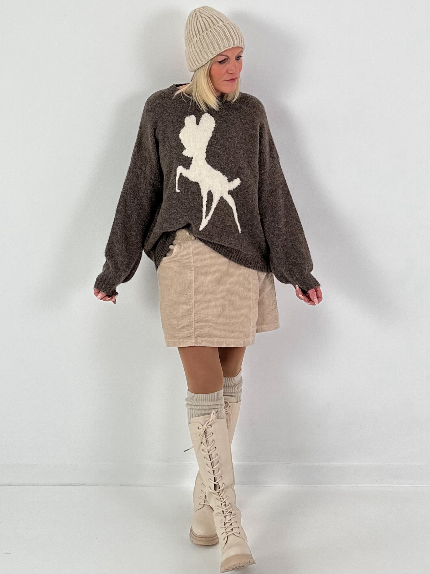 Sweater model "Nala" - taupe-beige