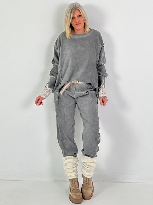 Sweater mit Linksnähten - grau