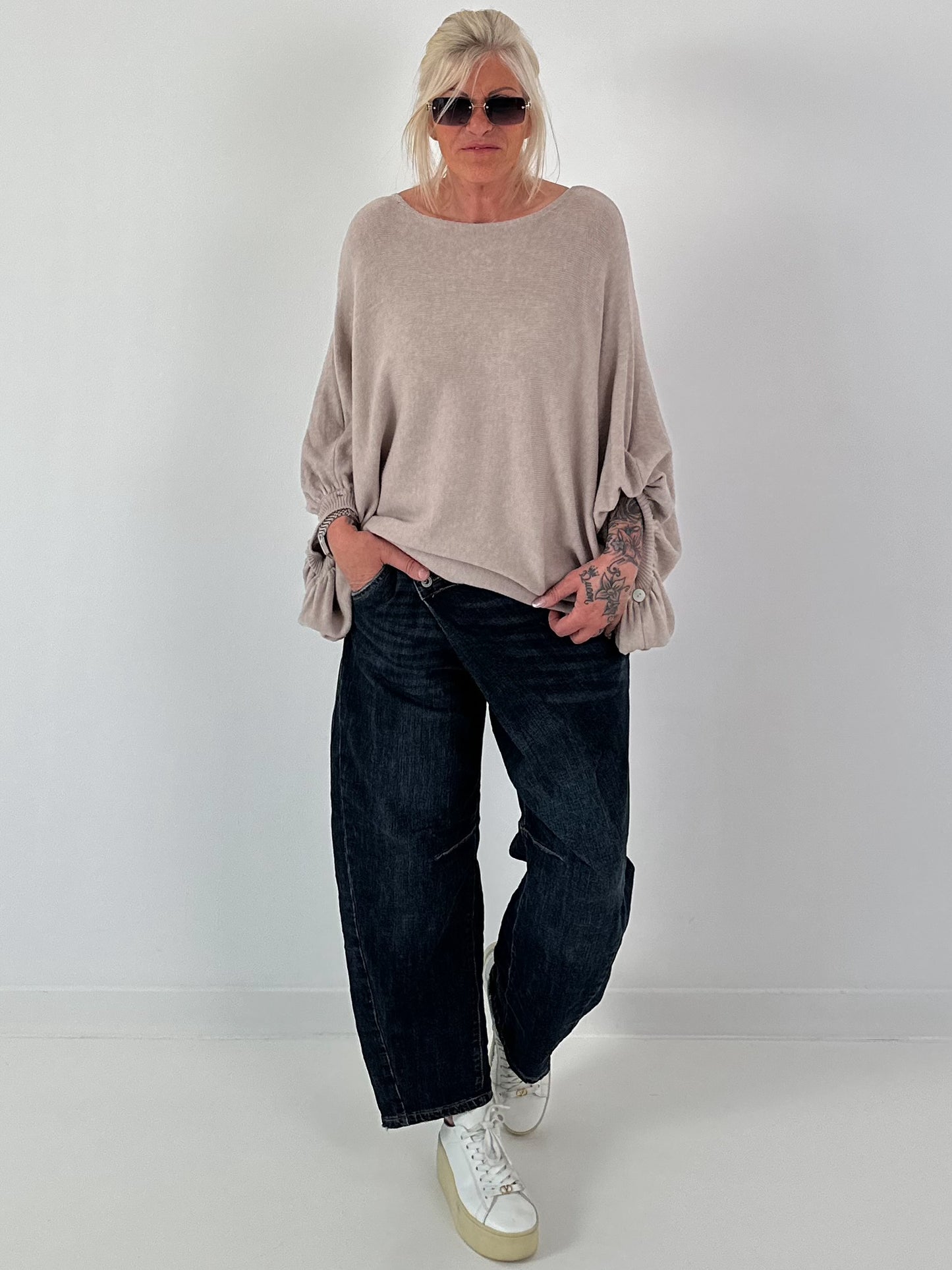 Oversized Pullover mit raffinierten Details - taupe