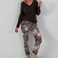 Ripp Shirt mit V-Neck und Spitzendetails - mokka