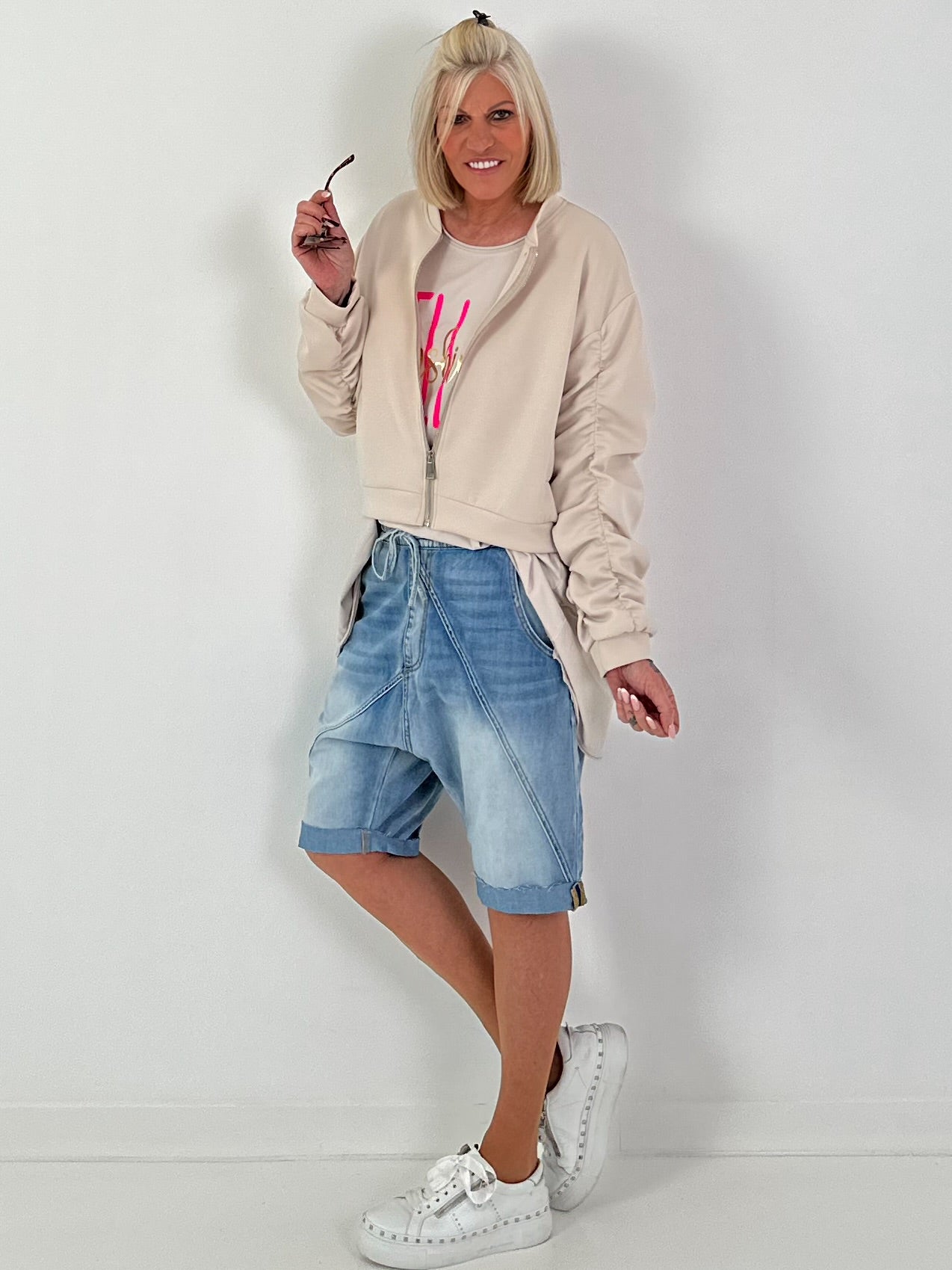 Bomber jacket with ruched sleeves - beige