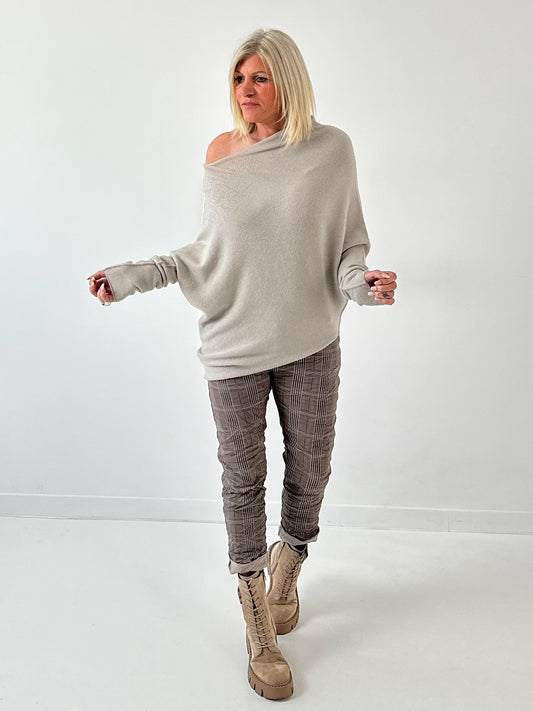 Asymmetrischer Pullover Modell "Asym Glow" - beige