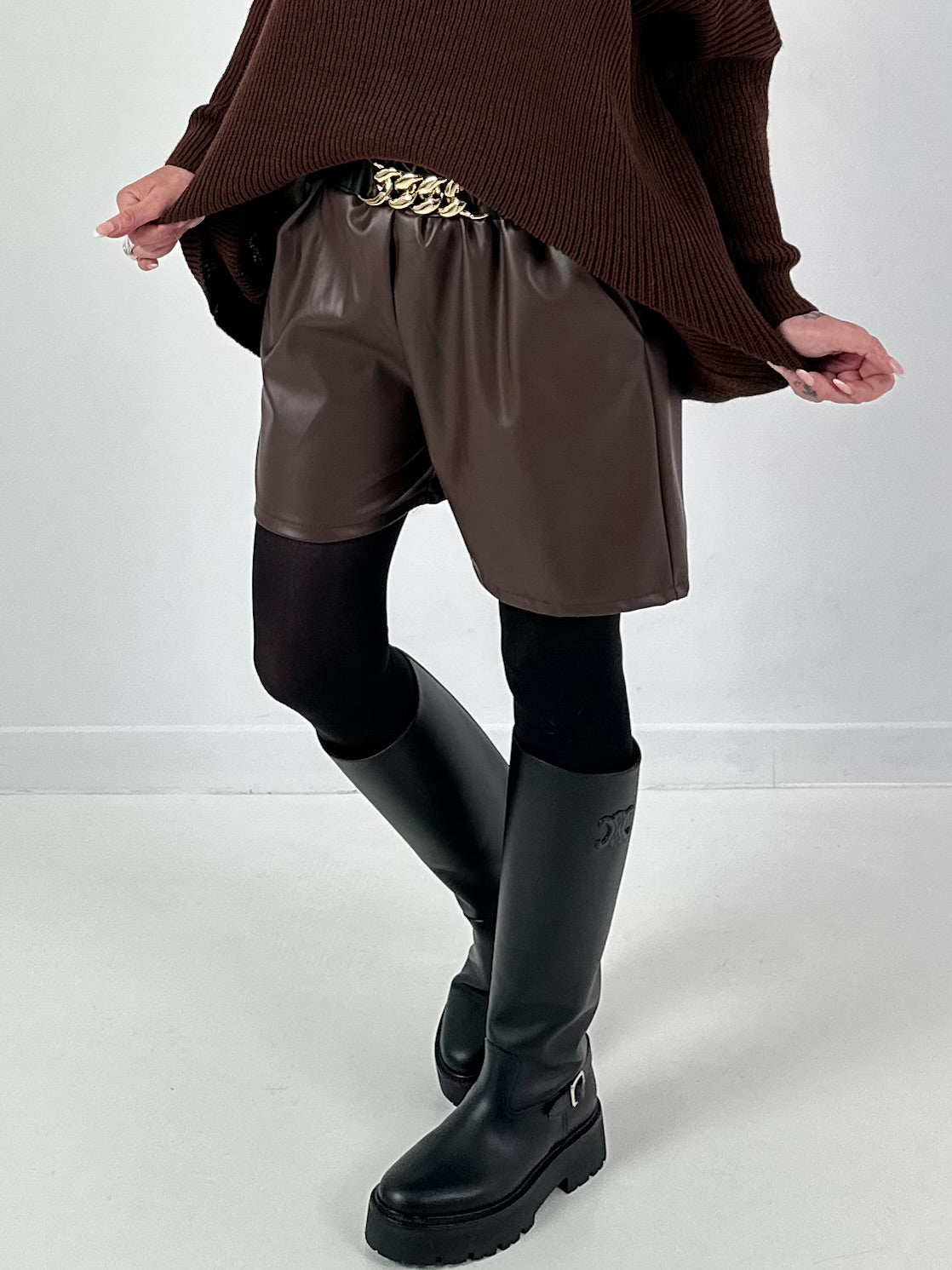 Leather-look shorts, model "Chain Affair" - mocha