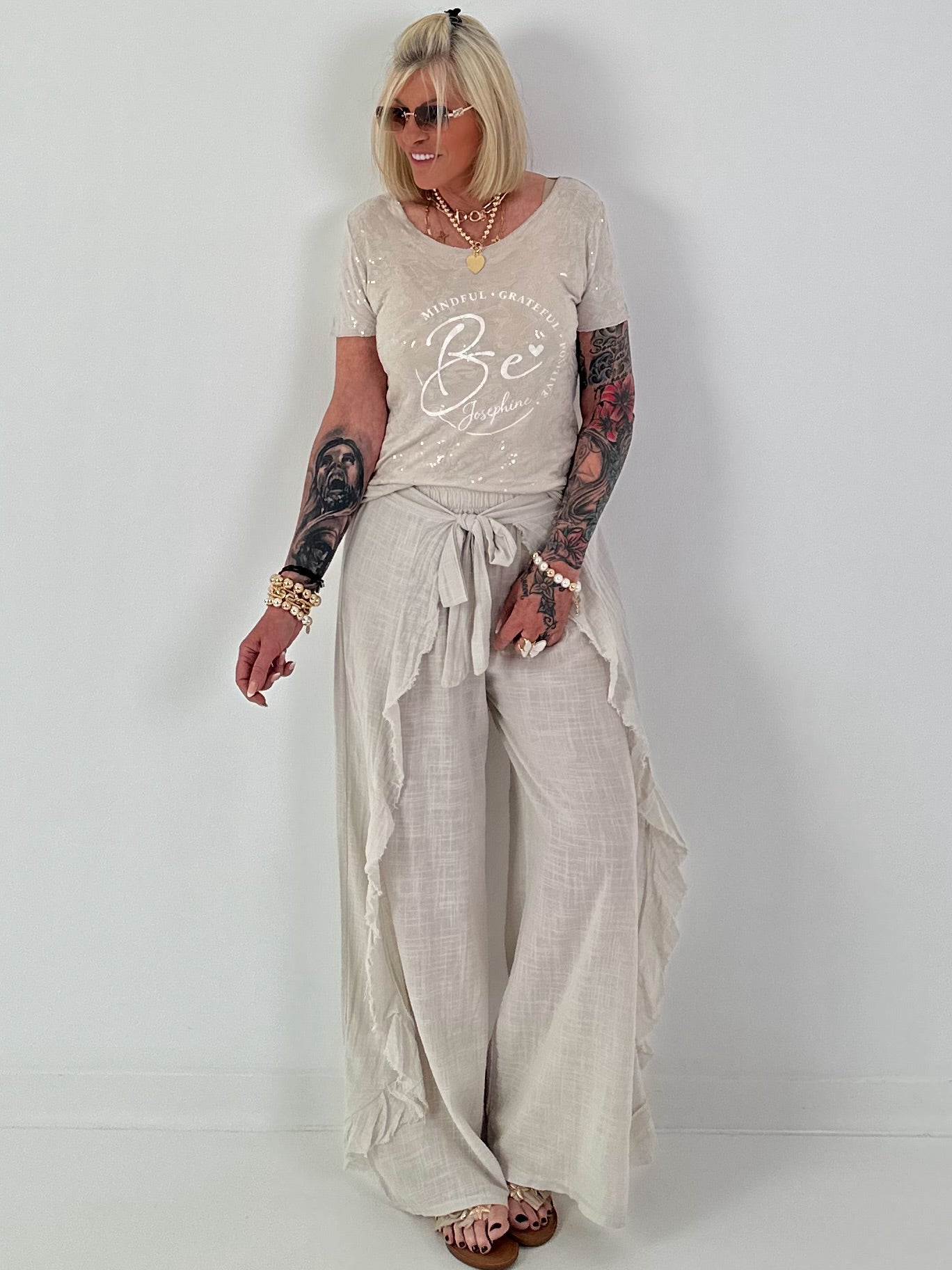 Weite Hose mit Bindevolant - beige