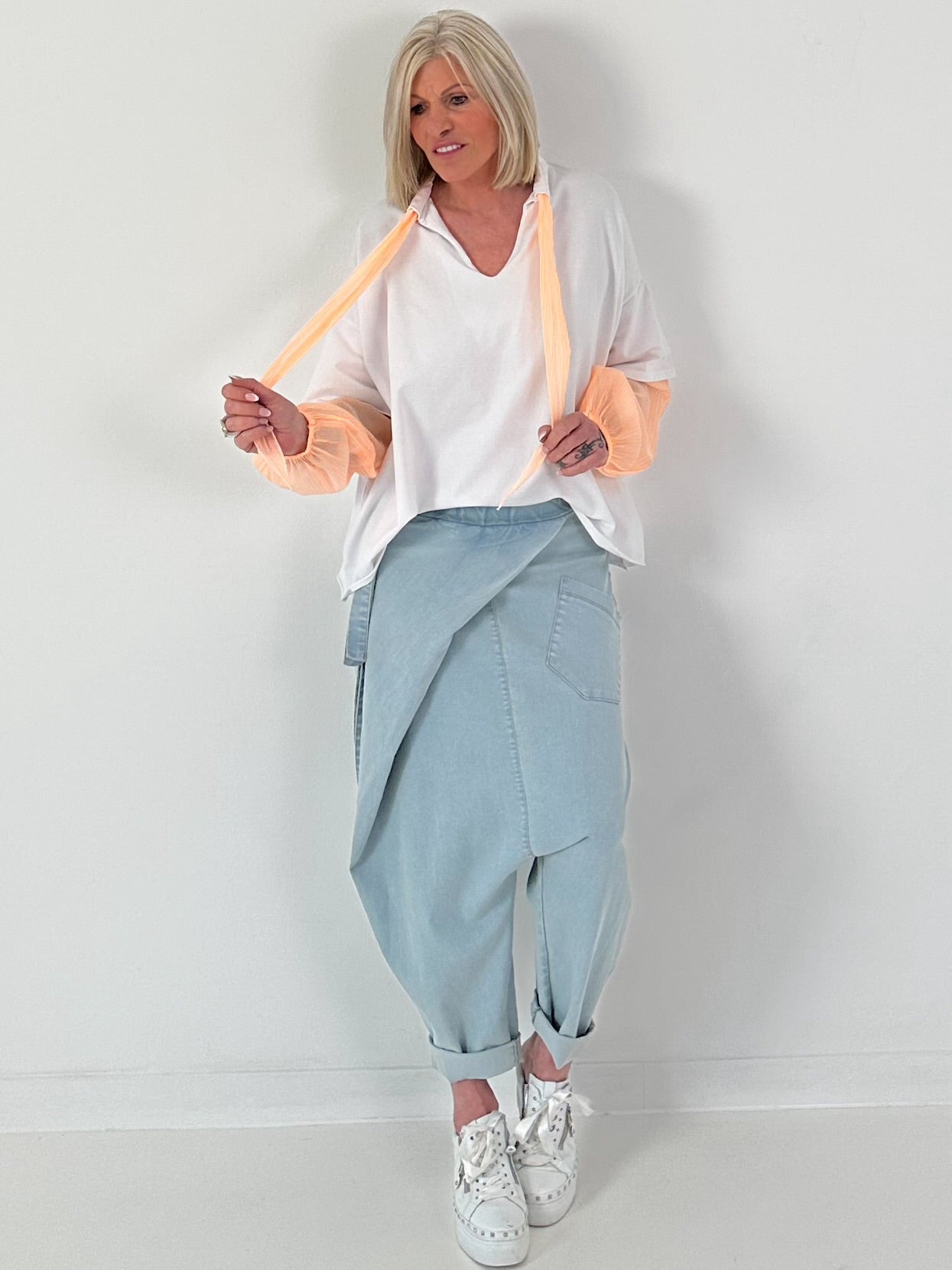 Leichter Sweater mit Blusenärmeln - weiss