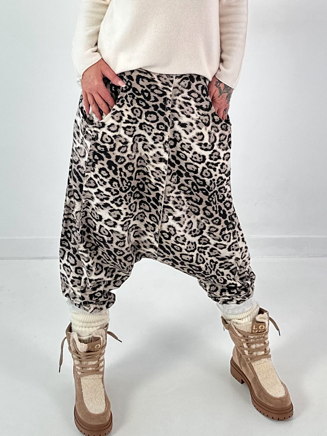Harem pants model "Deep&amp;Wild" - beige-multicoloured