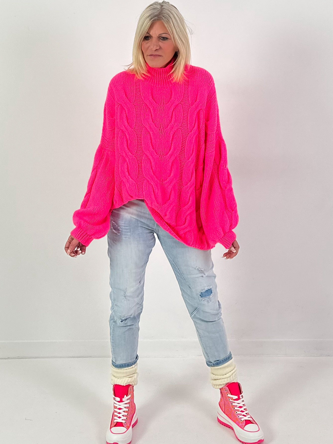 Lässiger Pullover mit Zopfmuster Modell "Pure Cable" - neonpink