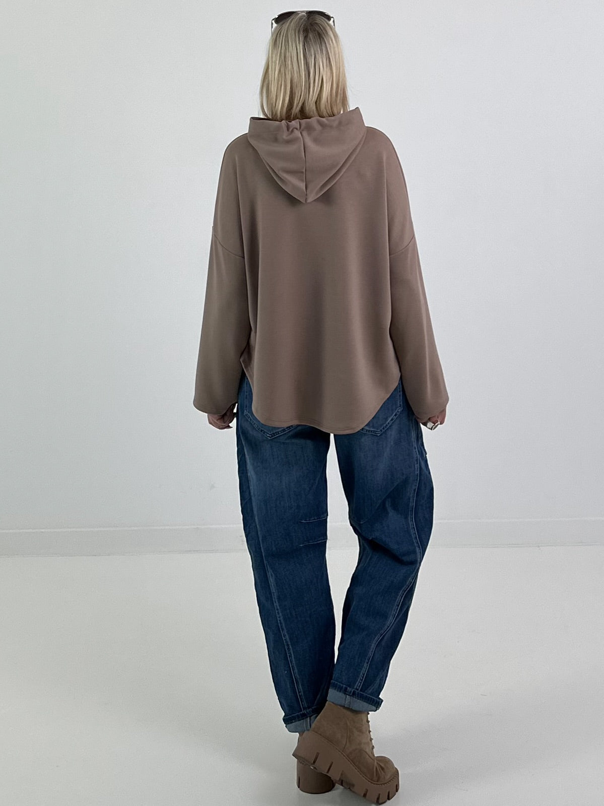 Hoodie mit Leo Bändchen und Teddyplüsch Print - taupe