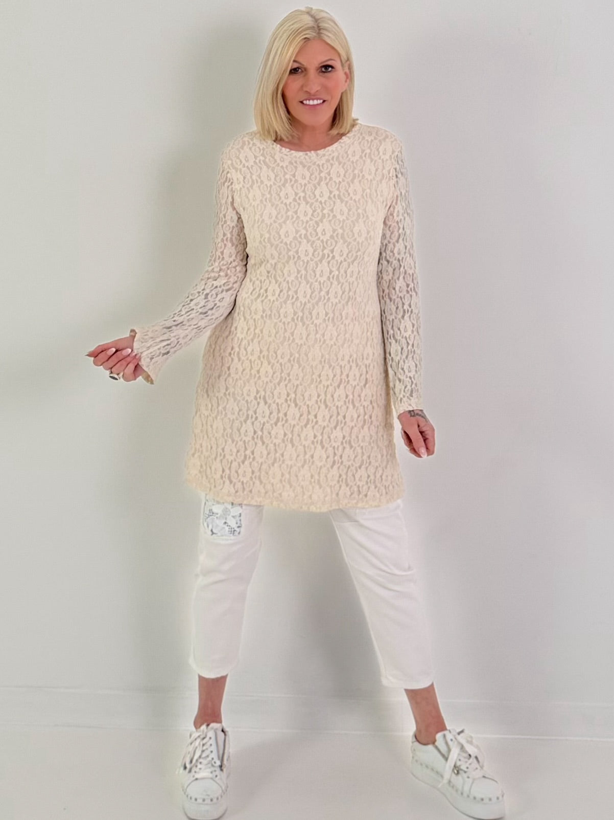 Spitzentunika/Kleid mit Eingriffstaschen - beige