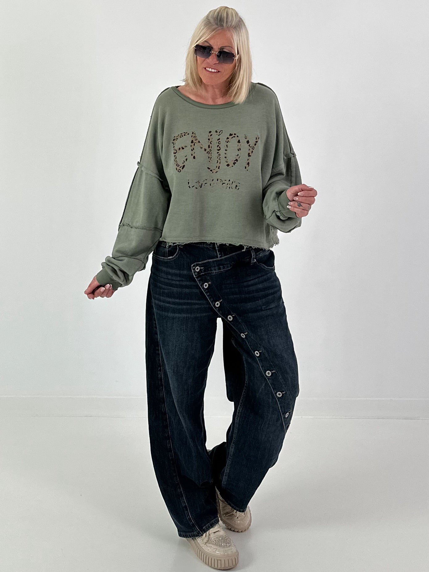Sweater with reverse seams and print - olive