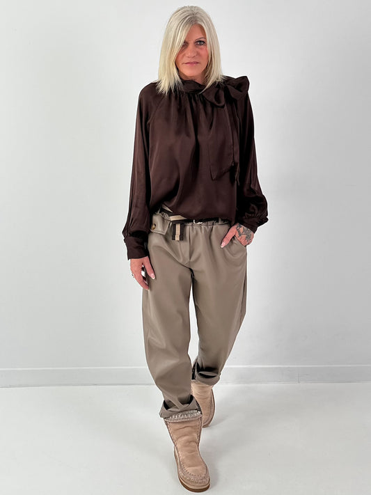 Tunika mit seitlicher Schleife Modell "Veloura" - mokka