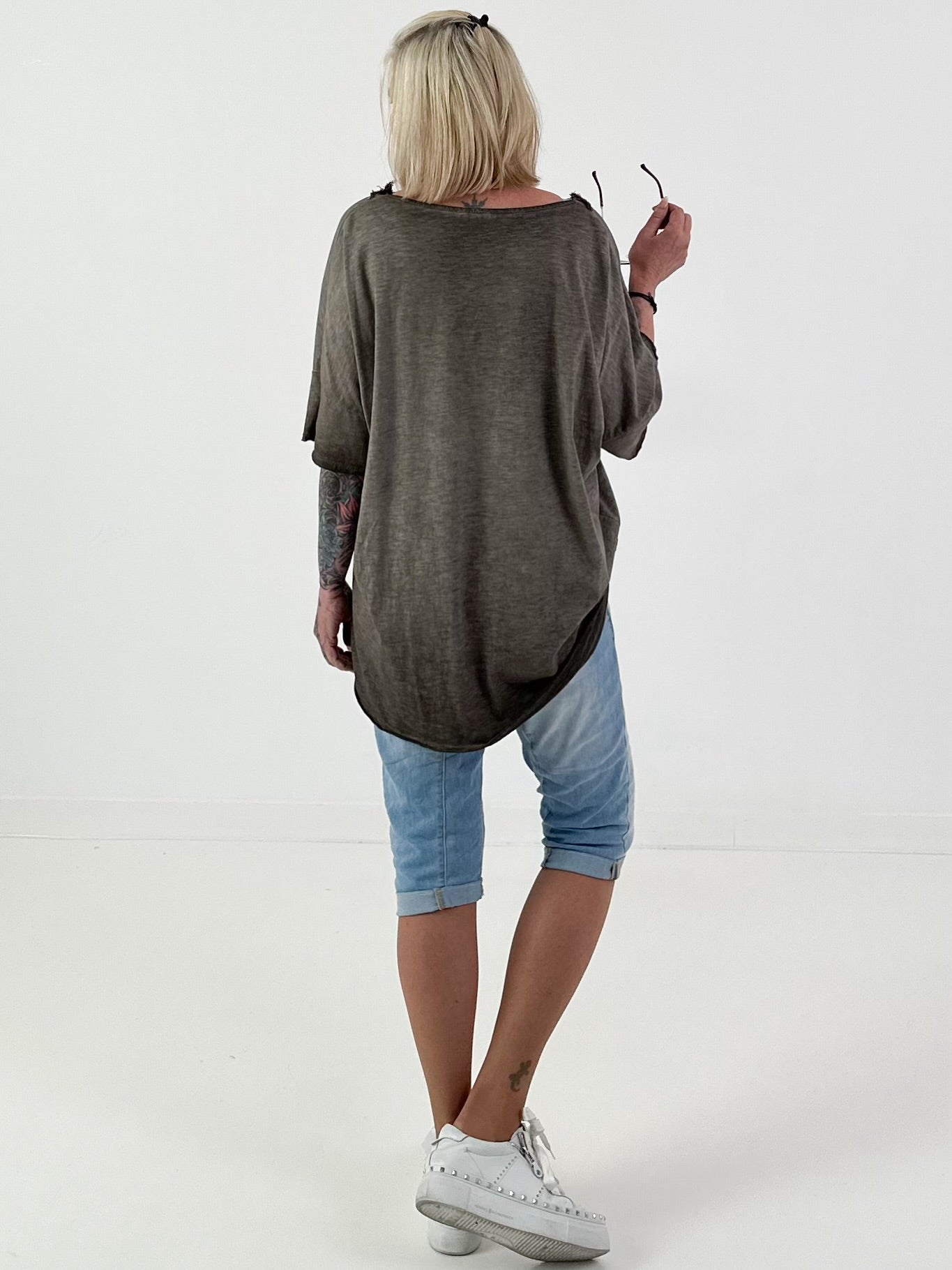 Oversized Shirt Breaking Rules - schoko
