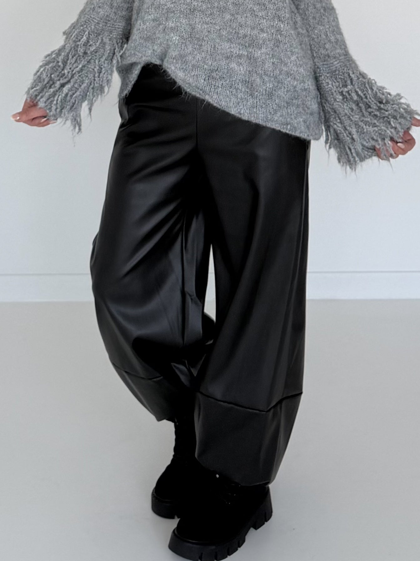 Vegane Lederhose 2 Looks - schwarz