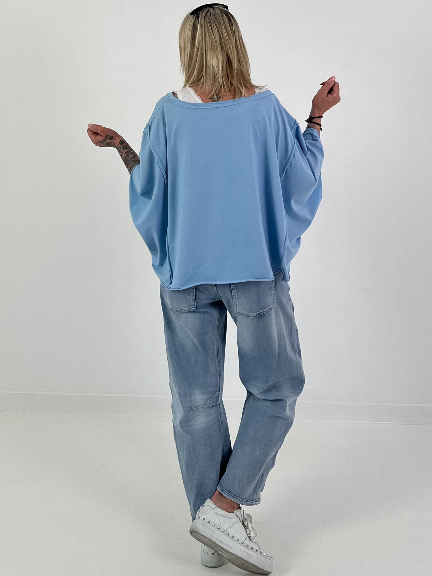 Oversized T-shirt Normal is Boring - lichtblauw