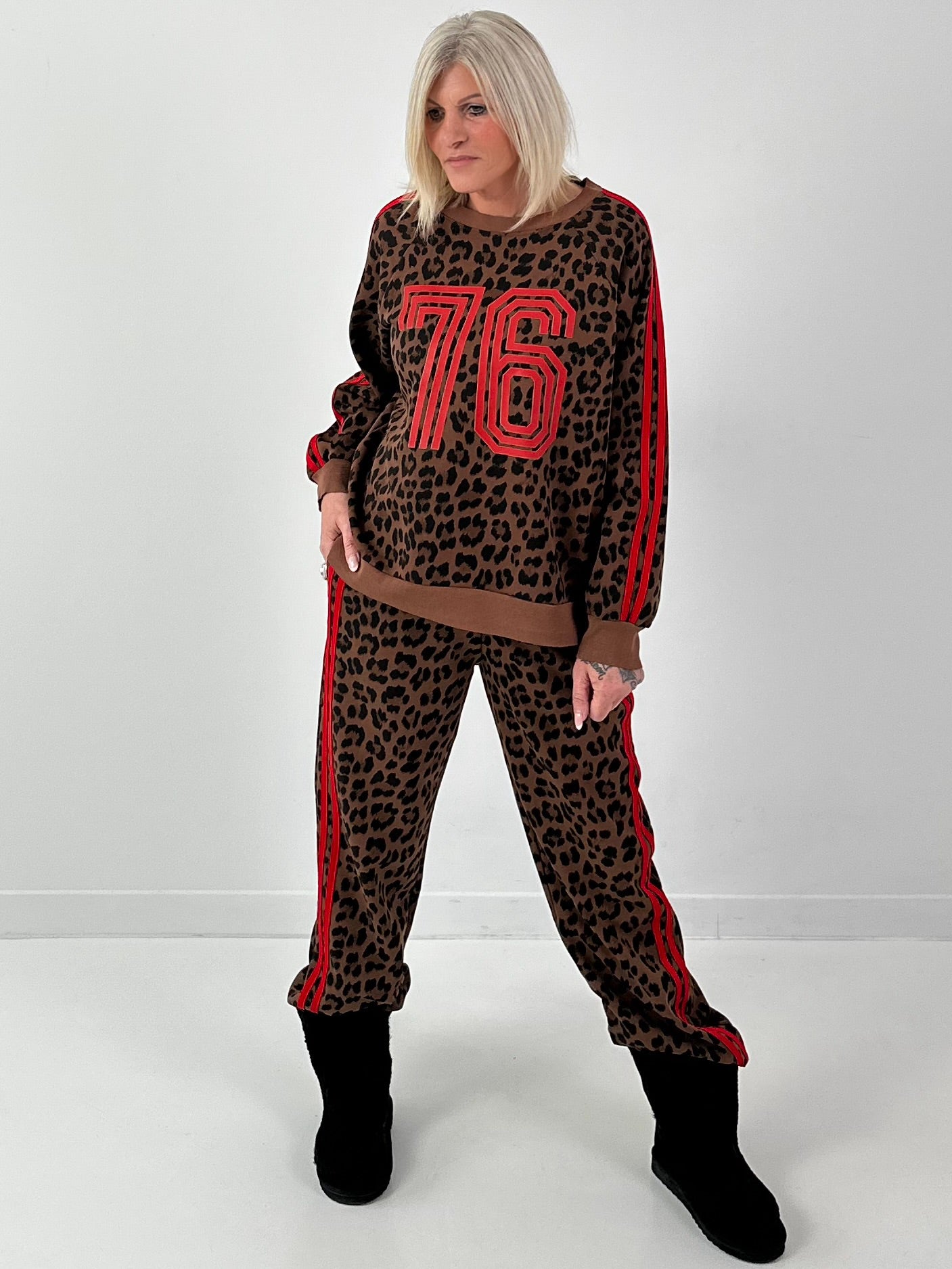 Sweatshirt model "Leo Racer" - chocolate