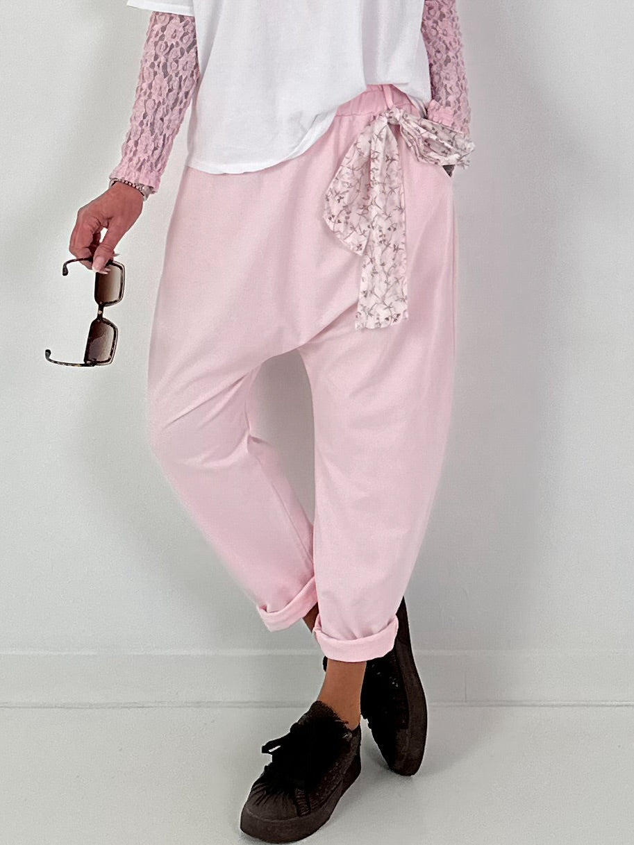Baggy pants with decorative scarf - pink